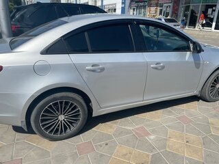 2012 Chevrolet Cruze I, серебристый, 750000 рублей, вид 3