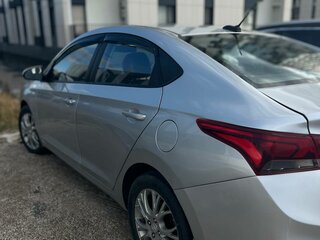 2019 Hyundai Solaris II, серебристый, 1350000 рублей, вид 3