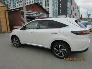 2018 Toyota Harrier III (XU60) Рестайлинг, белый, 3590000 рублей, вид 5