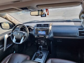 2015 Toyota Land Cruiser Prado 150 Series Рестайлинг 1, чёрный, 3900000 рублей, вид 5