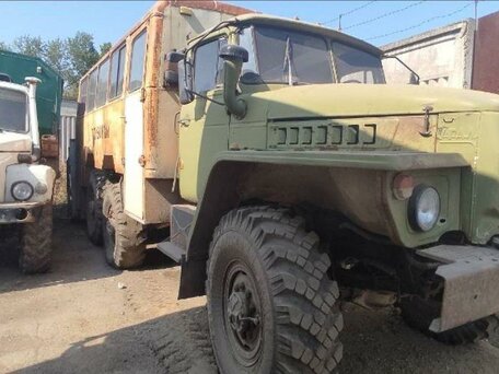 1991 Урал 4320, зелёный, 490000 рублей, вид 3