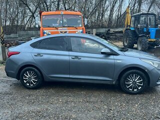 2017 Hyundai Solaris II, серый, 1250000 рублей, вид 3