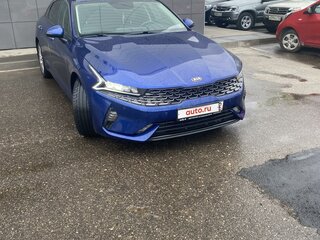 2021 Kia K5 III, синий, 2620000 рублей, вид 2