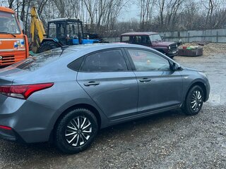 2017 Hyundai Solaris II, серый, 1250000 рублей, вид 4