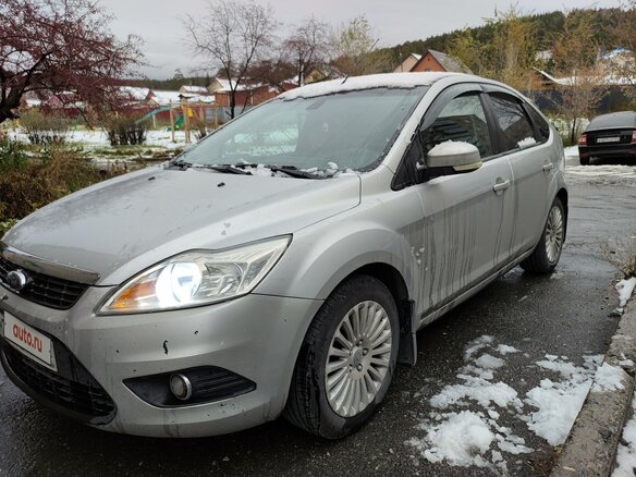 2008 Ford Focus II Рестайлинг, серебристый, 600000 рублей - вид 1