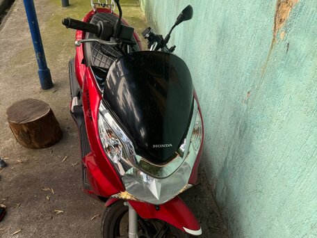 2010 Honda PCX 125, красный, 210000 рублей, вид 2