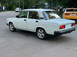 2010 Lada (ВАЗ) 2105, белый, 135000 рублей, вид 2