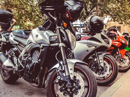 2009 Yamaha FZ1, белый, 580000 рублей, вид 1