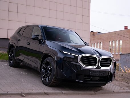 2024 BMW XM 50e, чёрный, 13900000 рублей, вид 3