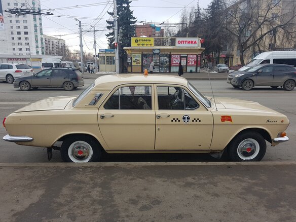 1981 ГАЗ 24 «Волга» 2401 I (24), бежевый, 1500000 рублей - вид 1