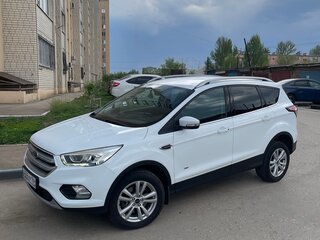 2018 Ford Kuga II Рестайлинг, белый, 1700000 рублей, вид 2