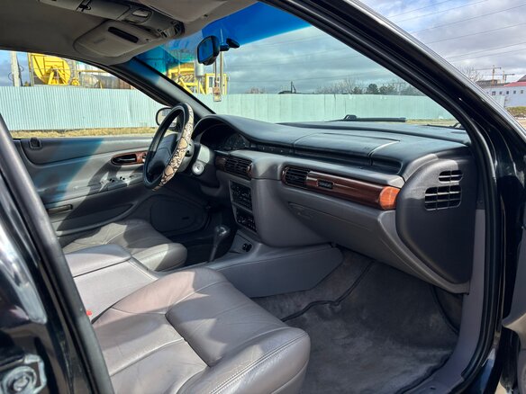 1993 Chrysler Concorde I, чёрный, 950000 рублей - вид 19
