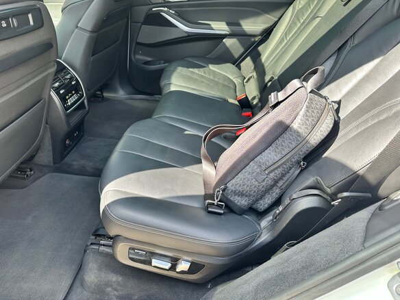 2019 BMW X7 40i I (G07), белый, 6800000 рублей - вид 17