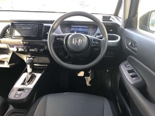 2023 Honda Fit IV Рестайлинг, серебристый, 1100000 рублей, вид 5