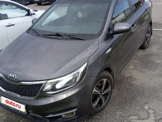 2016 Kia Rio III Рестайлинг, серый, 890000 рублей, вид 1