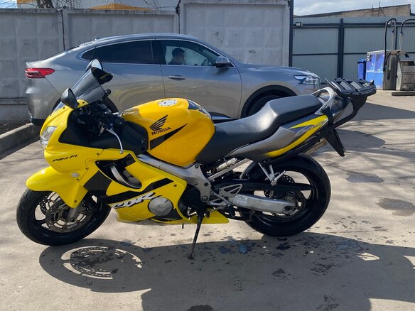2002 Honda CBR 600F, жёлтый, 400000 рублей - вид 2