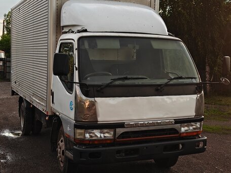 1996 Mitsubishi Delica, белый, 1400000 рублей, вид 2