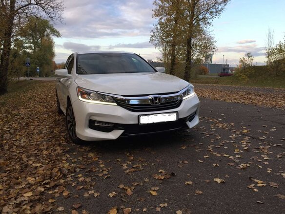 2016 Honda Accord IX Рестайлинг, белый, 1350000 рублей