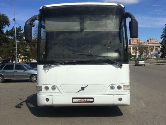 2001 Volvo B10 Series, белый - вид 1
