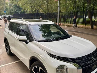 2023 Mitsubishi Outlander IV, белый, 5100000 рублей, вид 1