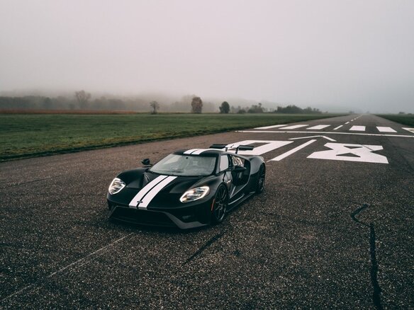2022 Ford GT II, чёрный - вид 2