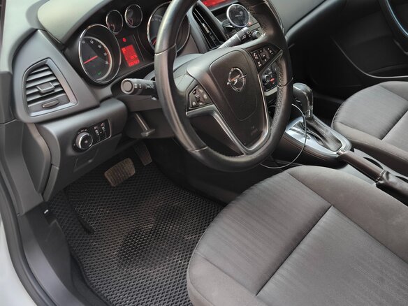 2012 Opel Astra J Рестайлинг, белый, 710000 рублей - вид 19