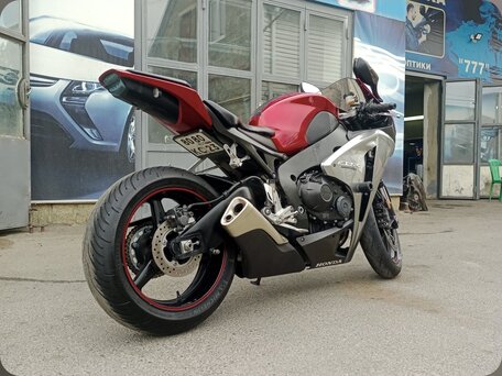 2008 Honda CBR 1000 RR/RA Fireblade, красный, 950000 рублей, вид 3