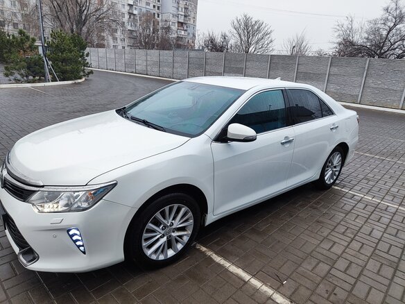 2015 Toyota Camry VII (XV50) Рестайлинг, белый, 2200000 рублей - вид 9