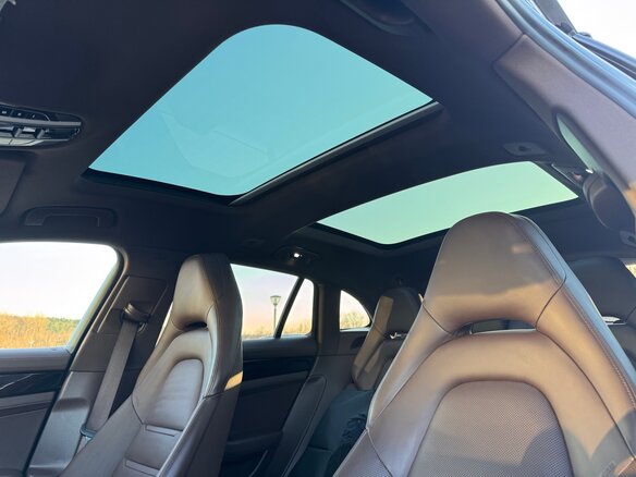 2019 Porsche Panamera 4 Sport Turismo II, синий, 7100000 рублей - вид 36