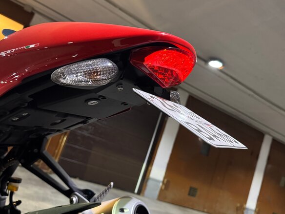 2013 Ducati Monster 1100, красный, 800000 рублей - вид 4