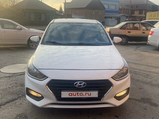 2018 Hyundai Solaris II, белый, 925000 рублей, вид 1