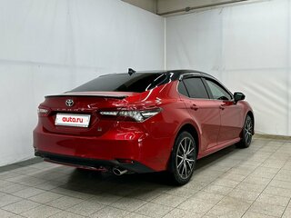 2021 Toyota Camry VIII (XV70) Рестайлинг, красный, 3600000 рублей, вид 5