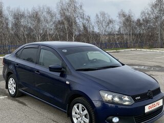 2013 Volkswagen Polo V, синий, 830000 рублей, вид 2