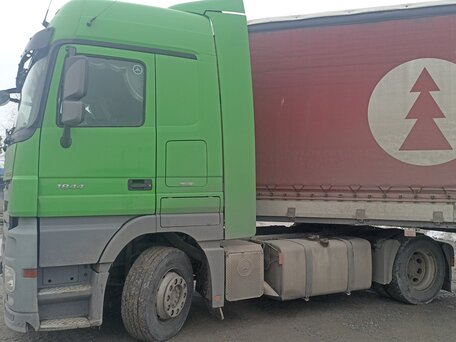 2017 Mercedes-Benz Actros, зелёный, 6900000 рублей, вид 2