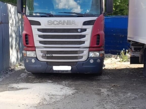 2010 Scania G-series, красный, 2500000 рублей - вид 1
