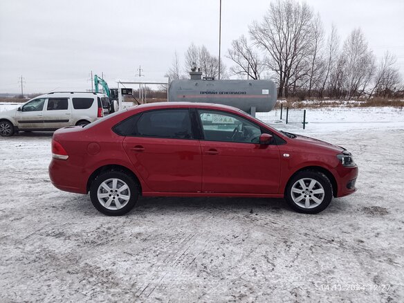 2010 Volkswagen Polo V, пурпурный, 732000 рублей - вид 6