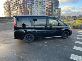 2015 Honda Stepwgn Spada V, чёрный, 2150000 рублей, вид 3
