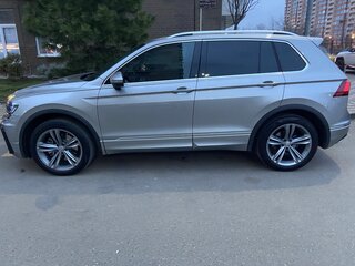 2020 Volkswagen Tiguan II, серый, 3700000 рублей, вид 3