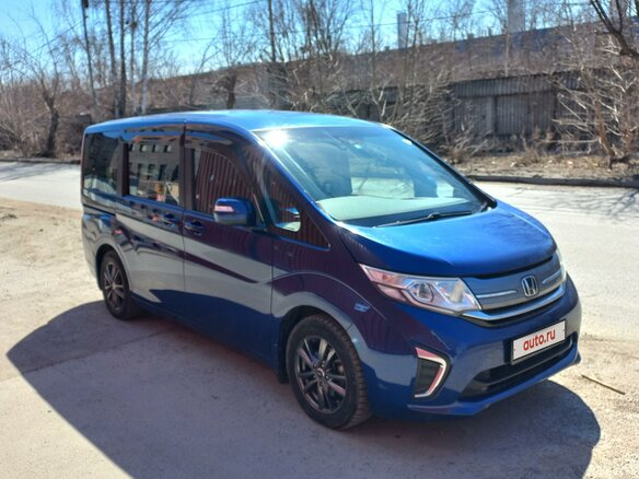 2016 Honda Stepwgn V, синий, 1850000 рублей - вид 2
