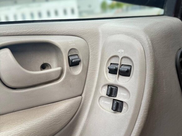 2001 Dodge Caravan 3-speed IV, пурпурный, 600000 рублей - вид 16