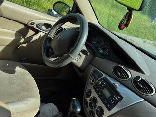 2001 Ford Focus I (North America), чёрный, 135000 рублей, вид 3