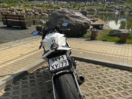 2010 Aprilia RSV4, белый, 875000 рублей, вид 4