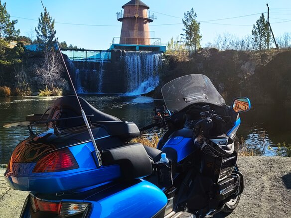 2017 Honda GL 1800 Gold Wing, синий, 2000000 рублей - вид 2