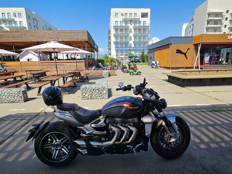 2021 Triumph Rocket 3, серый, 2200000 рублей, вид 1