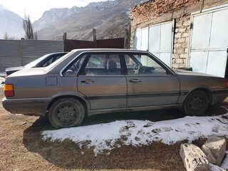 1989 Audi 90 II (B3), серый, 175000 рублей, вид 4