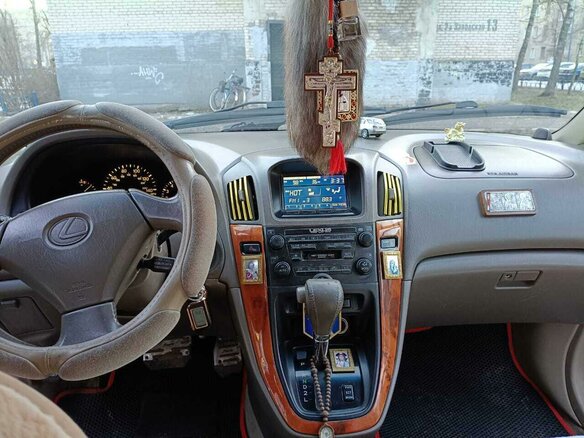 2000 Lexus RX 300 I, жёлтый, 780000 рублей - вид 11