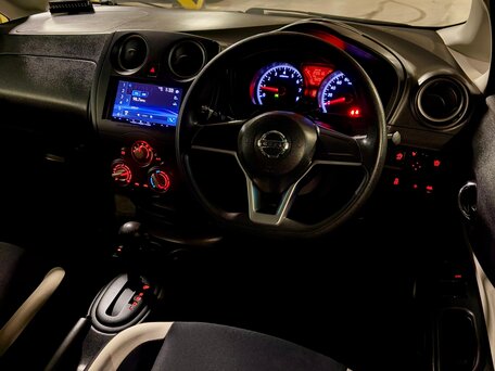 2019 Nissan Note II Рестайлинг, чёрный, 880000 рублей, вид 3