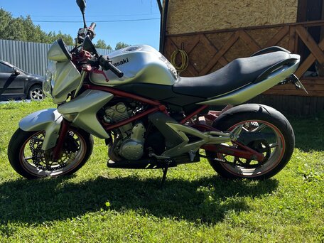 2007 Kawasaki ER-6N, серебристый, 350000 рублей, вид 2
