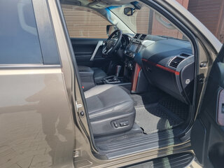 2016 Toyota Land Cruiser Prado 6-speed 150 Series Рестайлинг 1, коричневый, 4850000 рублей, вид 3