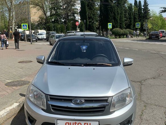 2012 Lada (ВАЗ) Granta I, серебристый, 395000 рублей